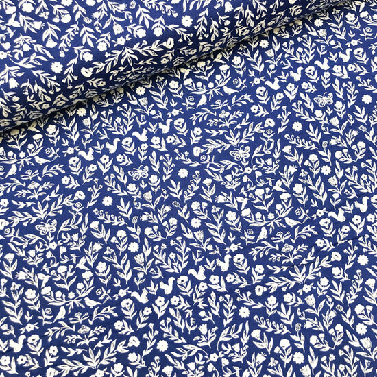 Katoen - Eekhoorns en bloemen op inktblauw-2