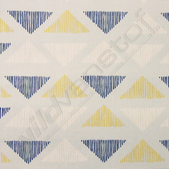 Gekleurde driehoeken op lichtblauw