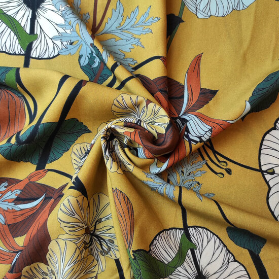 Viscose - Grote wilde bloemen op mosterd