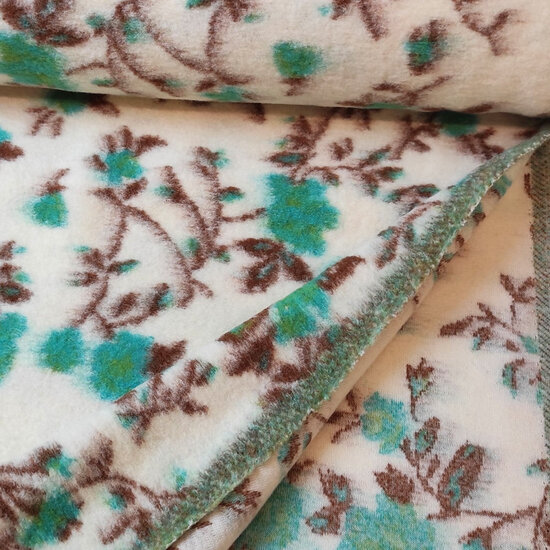 Wol - Ecru met turkoois klimbloempje