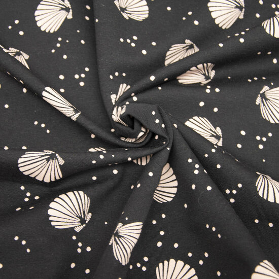 Summer sweat - Lichtroze schelpen op donker