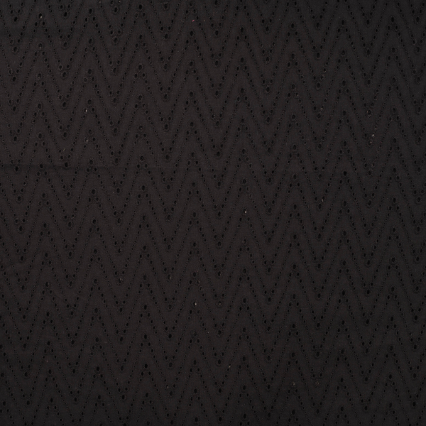 Broderie 2 - Zwart met zigzagpatroon