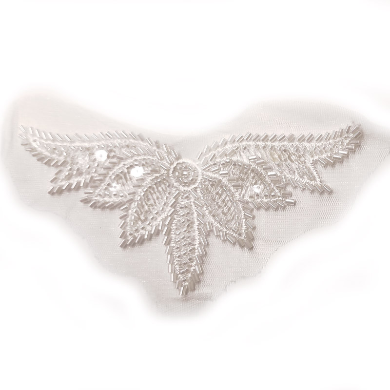 Applicatie parel - bloem wit 1