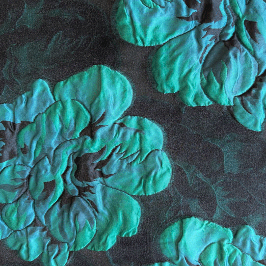 Organza - Watergroene bloemen op zwart