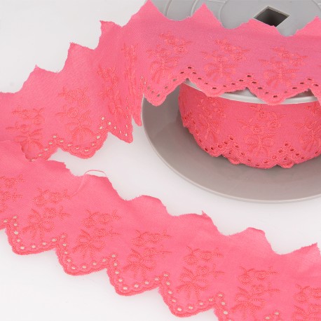 Broderie anglaise 54mm - bloemenstrikslinger fuchsia 78
